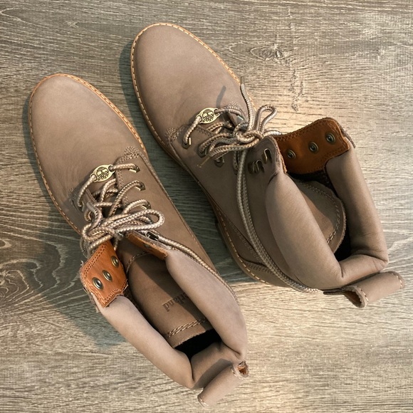 Timberland Women’s Boots NWOB Size 8 Courmayeur Valley Taupe Nubuck - Picture 3 of 12